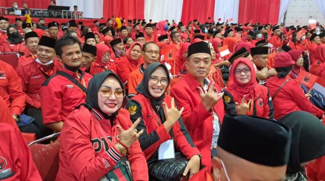 Nasrudin Azis Wali Kota Cirebon menghadiri kegiatan PDI Perjuangan