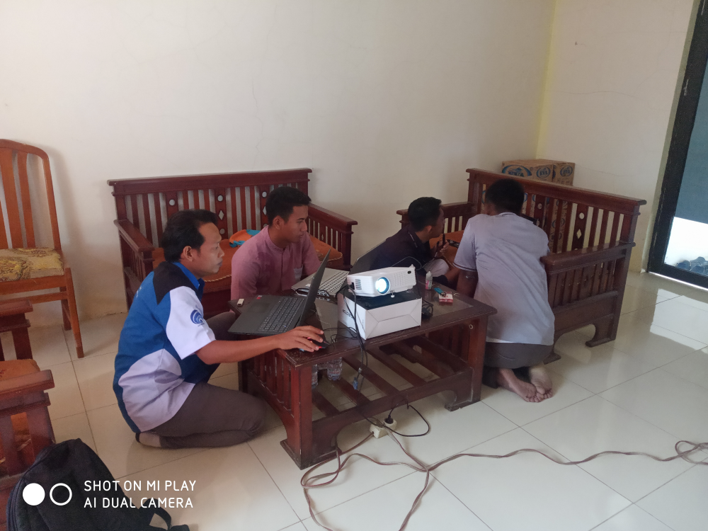 Pelatihan IT oleh RTIK Kabupaten Cirebon di Desa Panguragan Wetan