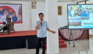 Ketua Relawan TIK Jawa Barat, Muhammad Arifin, menekankan bahwa literasi digital bukan lagi sekadar pilihan, melainkan kebutuhan mendesak.