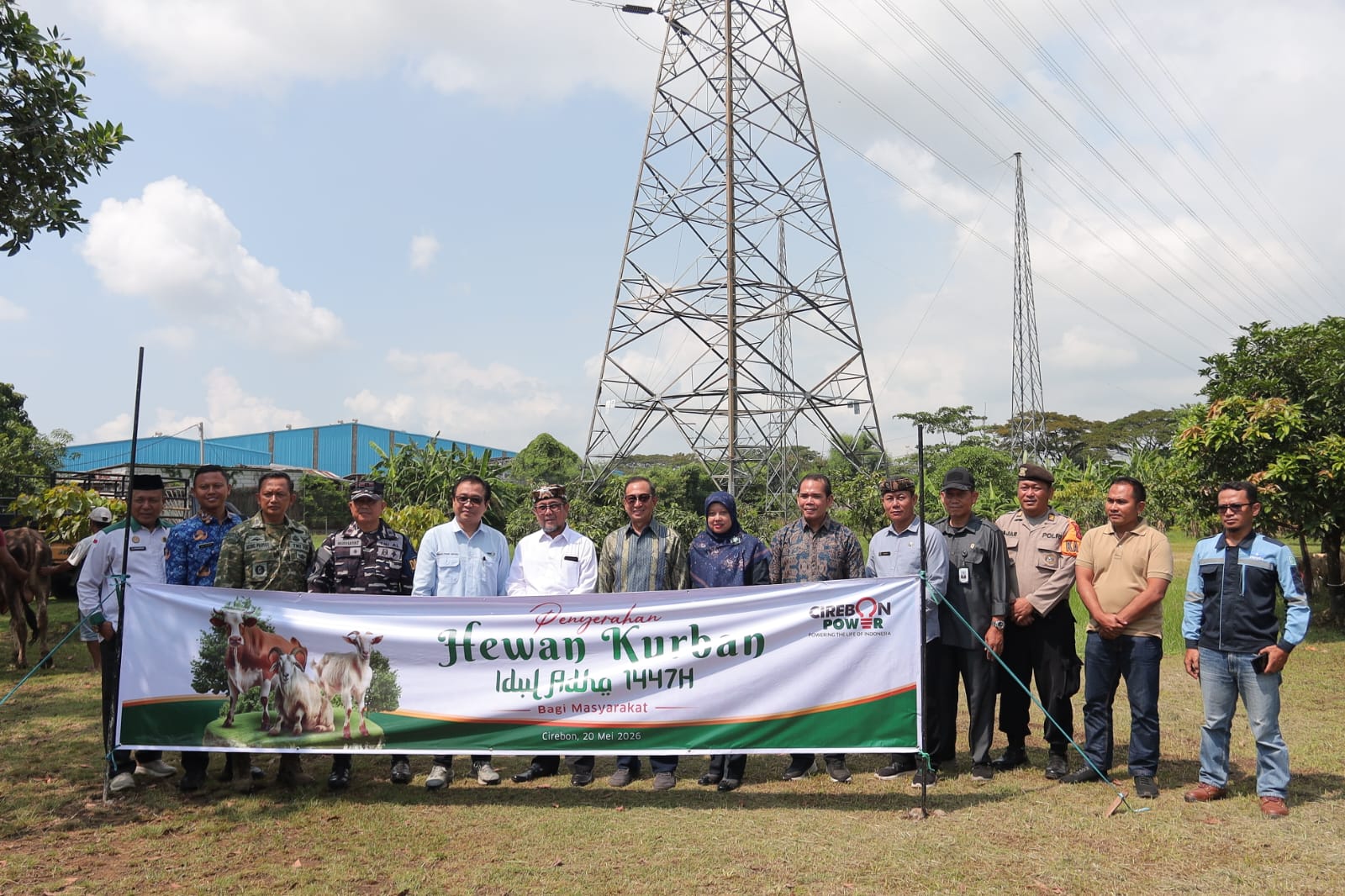 Penyerahan hewan kurban di Cirebon Power